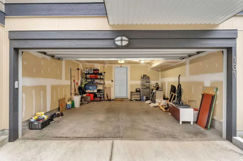 131 Evanscrest Gardens NW
