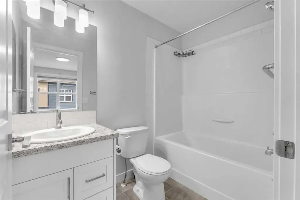 131 Evanscrest Gardens NW