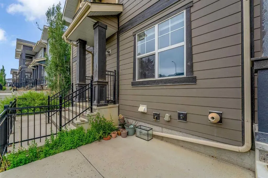 131 Evanscrest Gardens NW