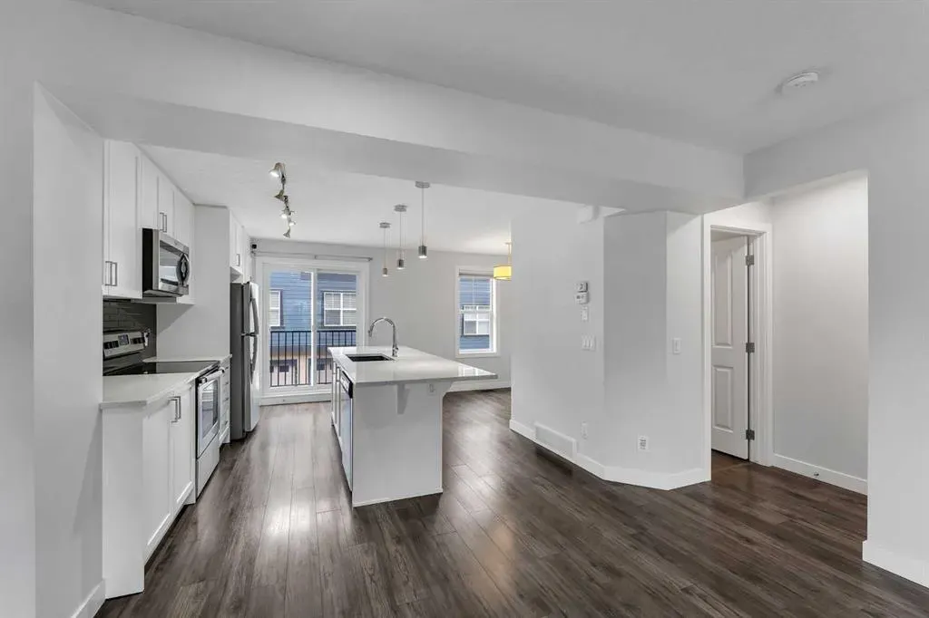 131 Evanscrest Gardens NW