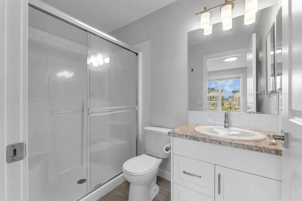 131 Evanscrest Gardens NW