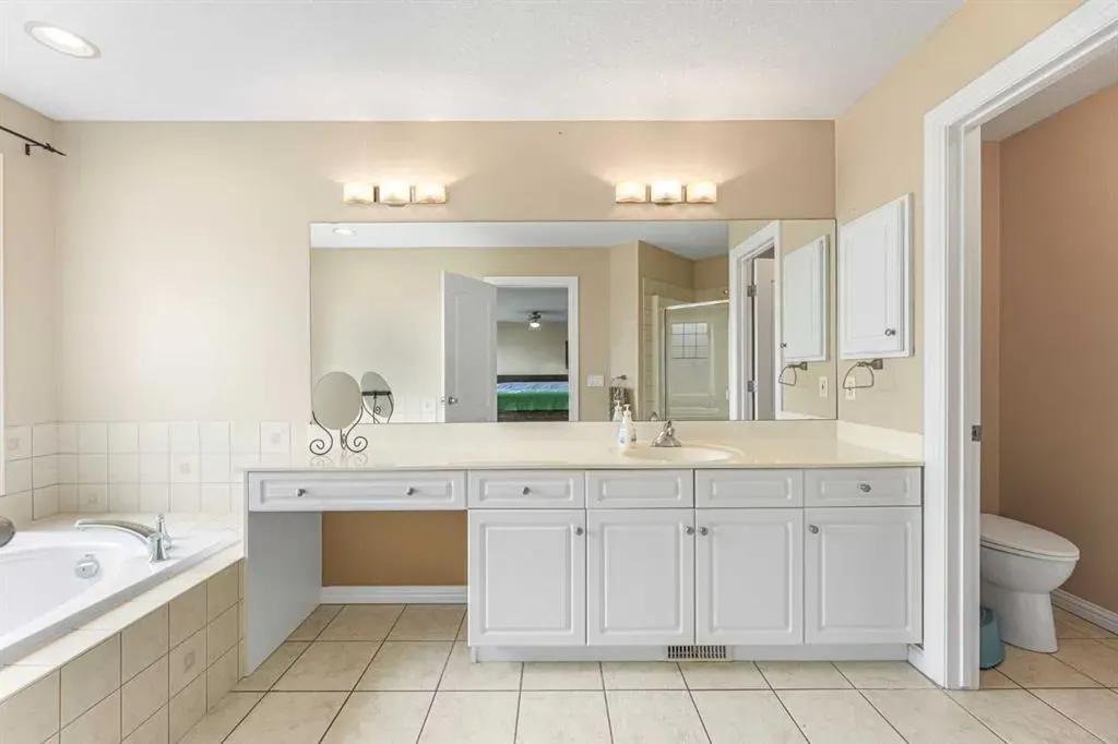 10 Tusslewood Heights NW
