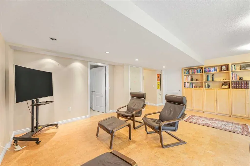 10 Tusslewood Heights NW