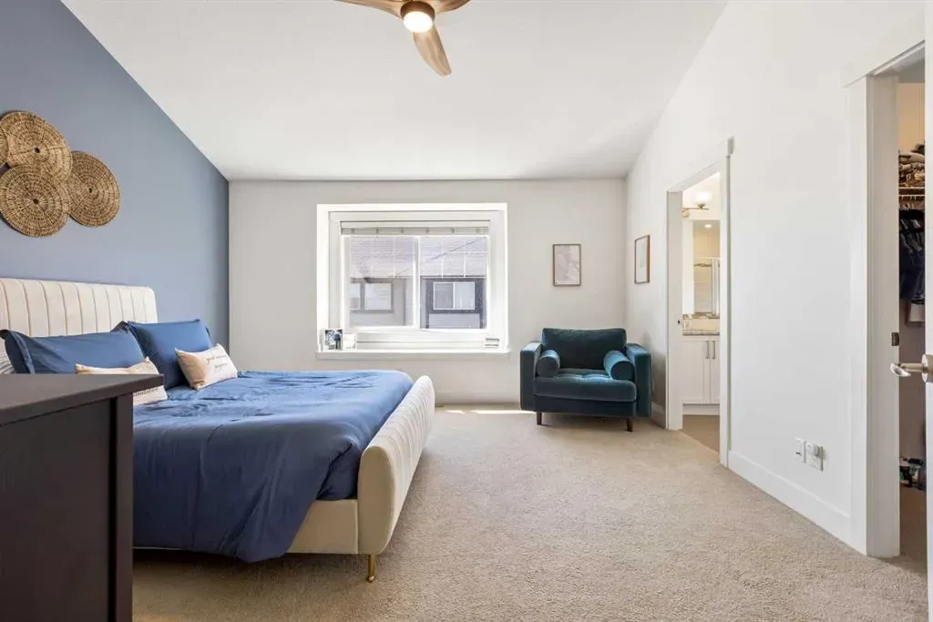 110 Coopers Common SW, #702