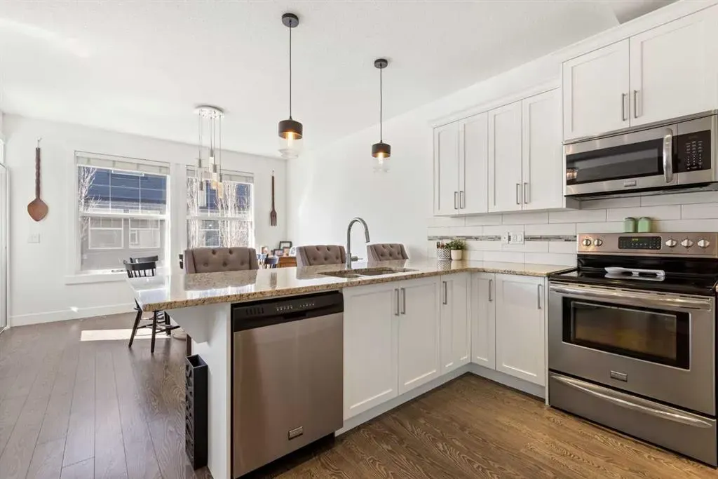 110 Coopers Common SW, #702