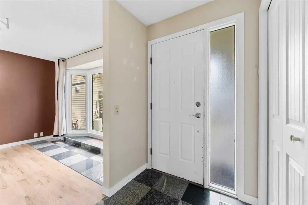256 Scenic Way NW