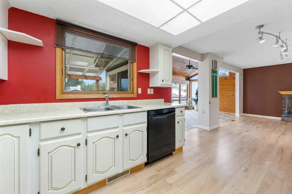 256 Scenic Way NW