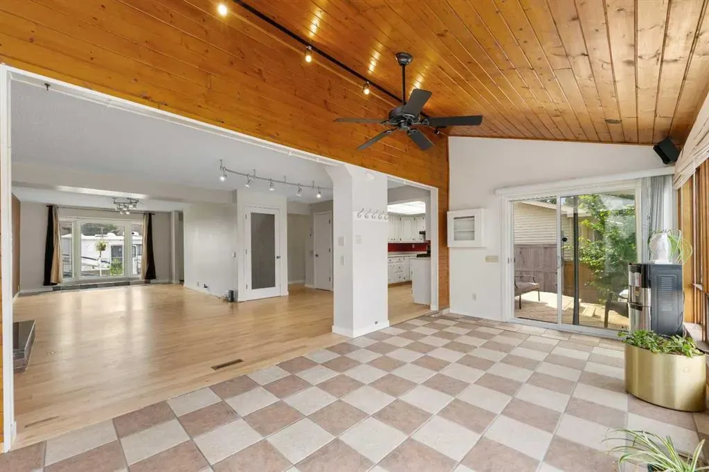 256 Scenic Way NW