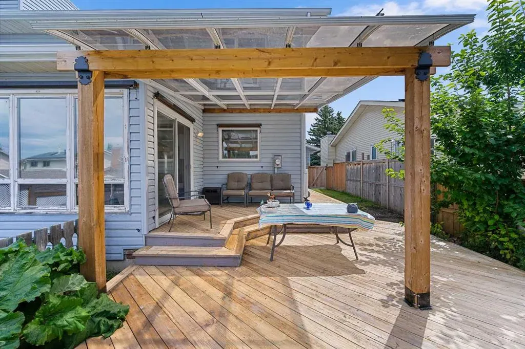 256 Scenic Way NW