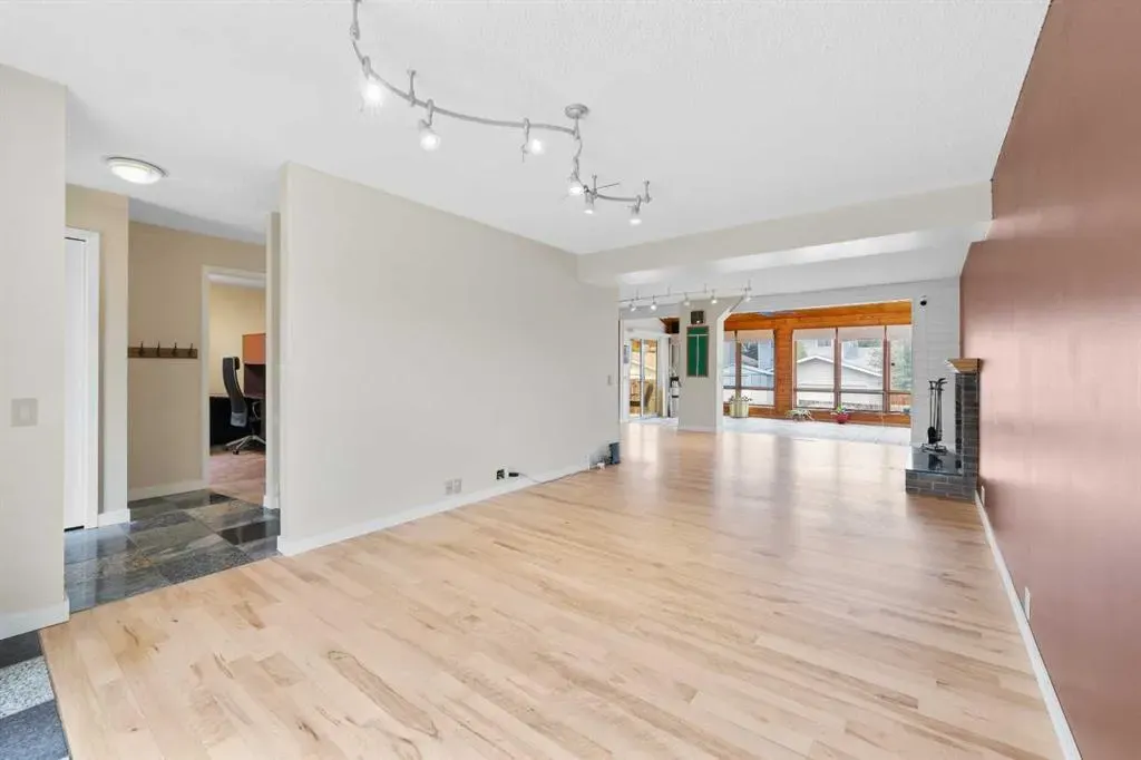 256 Scenic Way NW