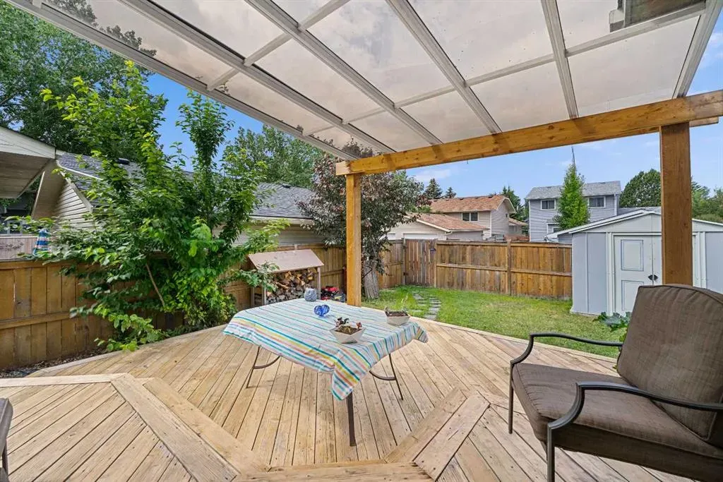 256 Scenic Way NW