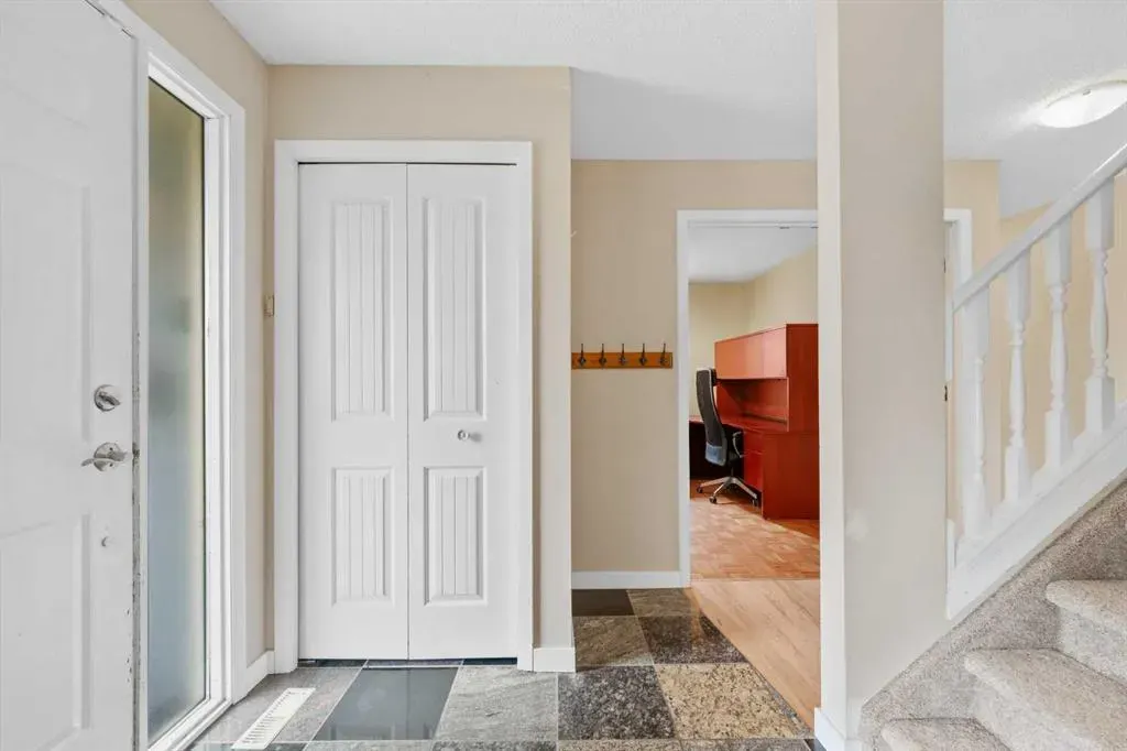 256 Scenic Way NW