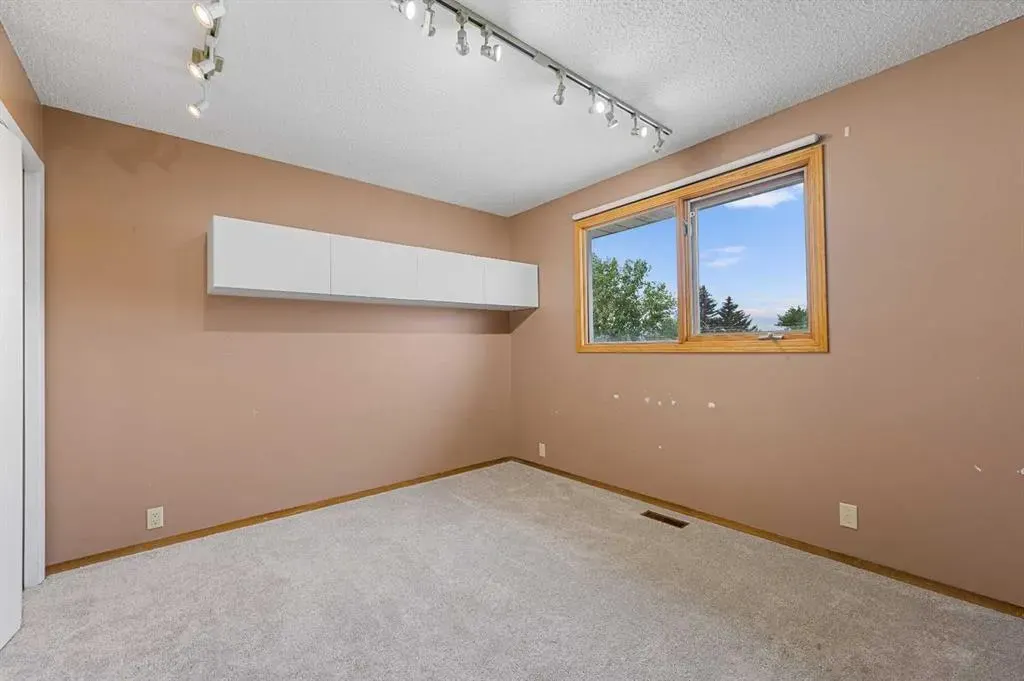 256 Scenic Way NW
