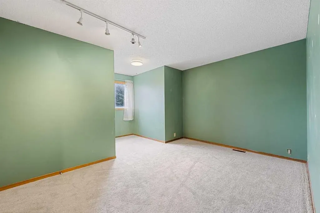256 Scenic Way NW