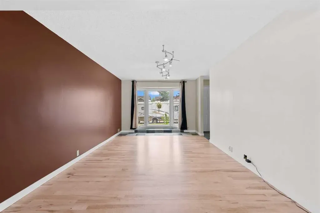 256 Scenic Way NW