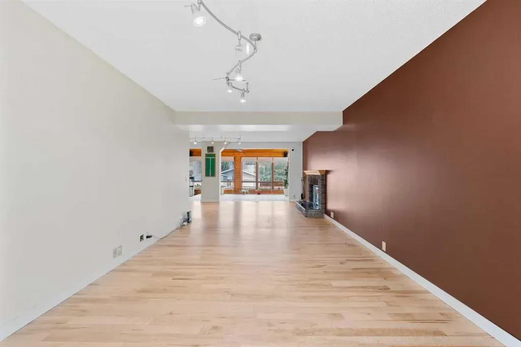 256 Scenic Way NW