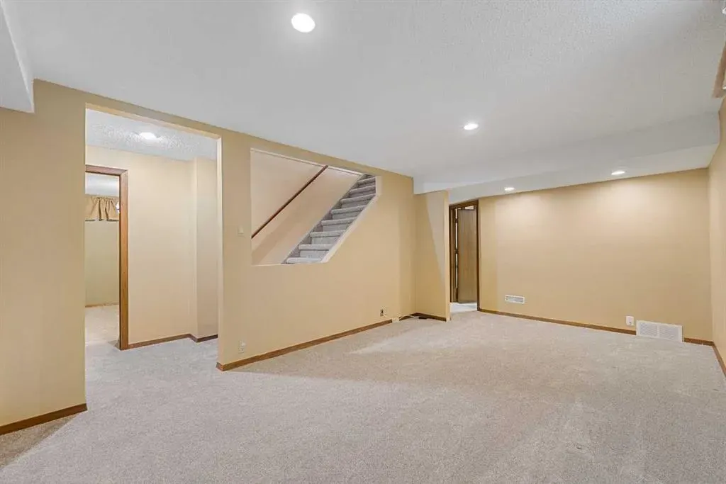 256 Scenic Way NW