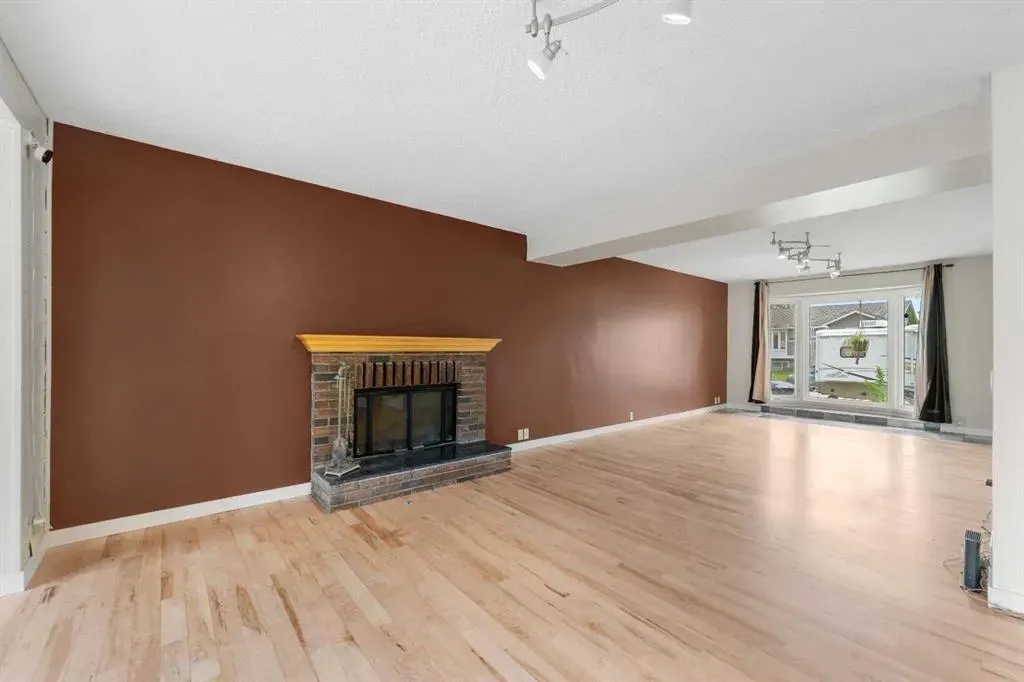 256 Scenic Way NW