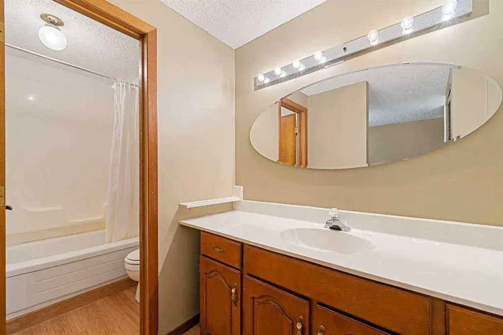 256 Scenic Way NW