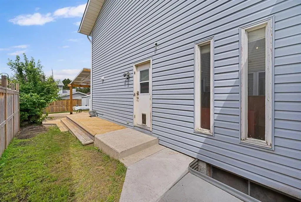 256 Scenic Way NW