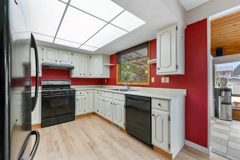 256 Scenic Way NW