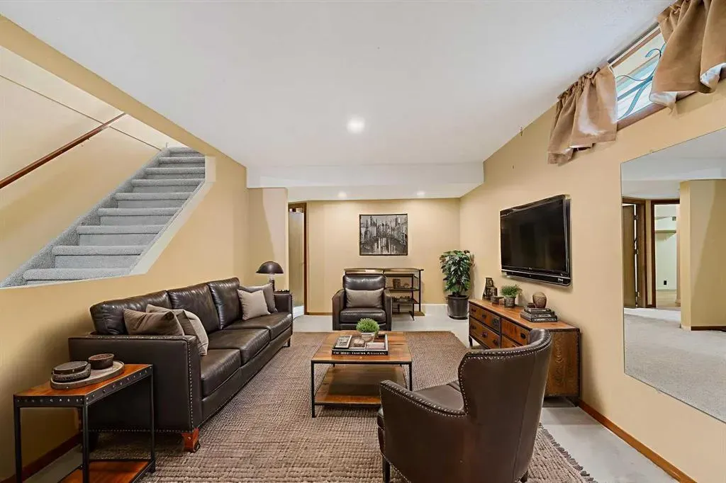 256 Scenic Way NW
