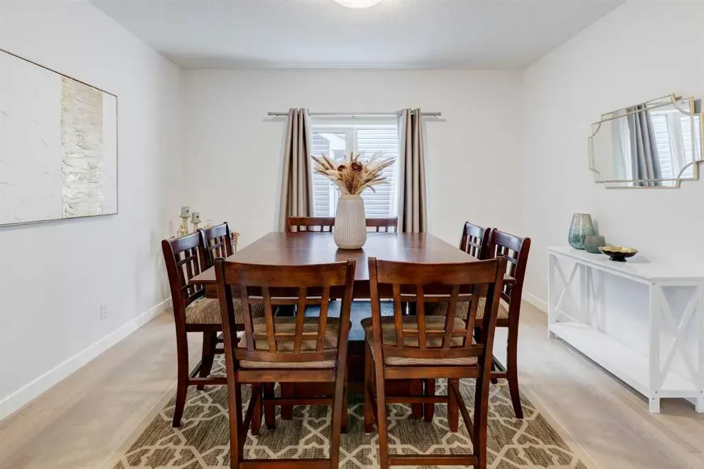 100 Emberside Glen