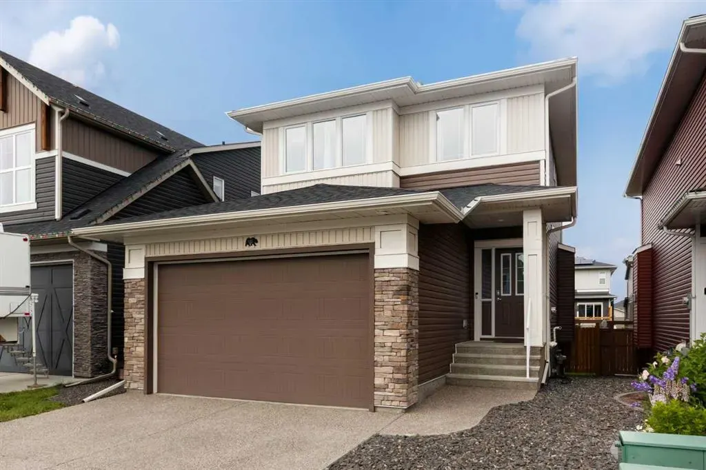 100 Emberside Glen