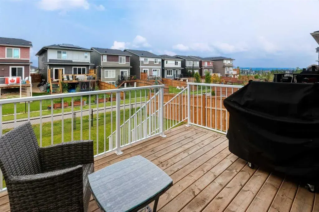 100 Emberside Glen