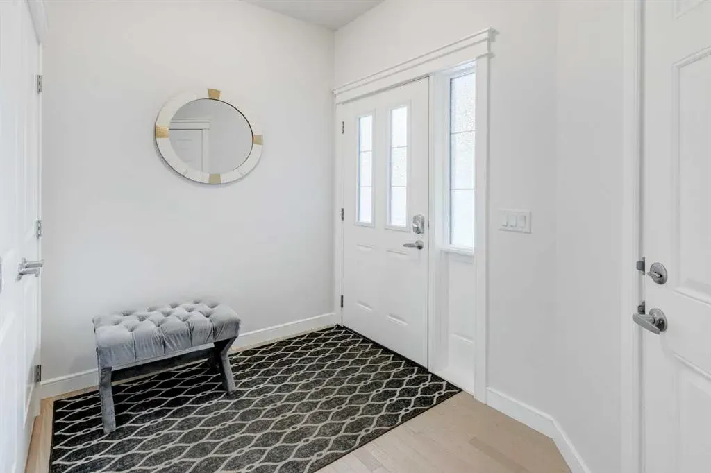 100 Emberside Glen