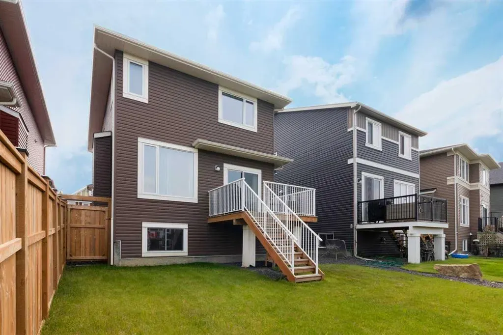 100 Emberside Glen