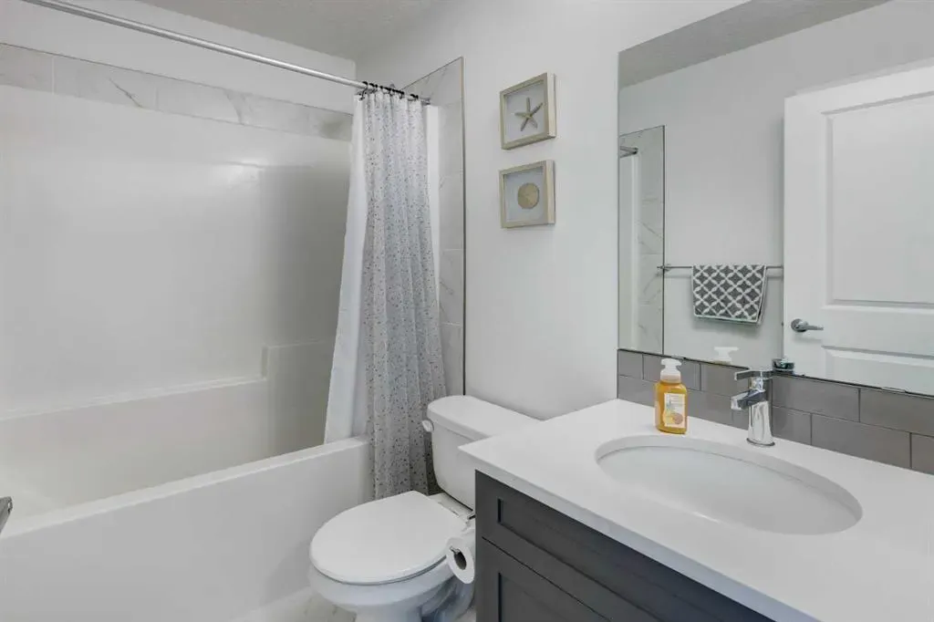 100 Emberside Glen