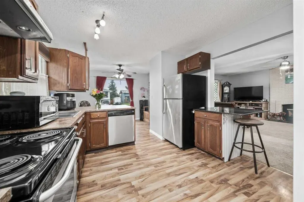145 Carr Crescent