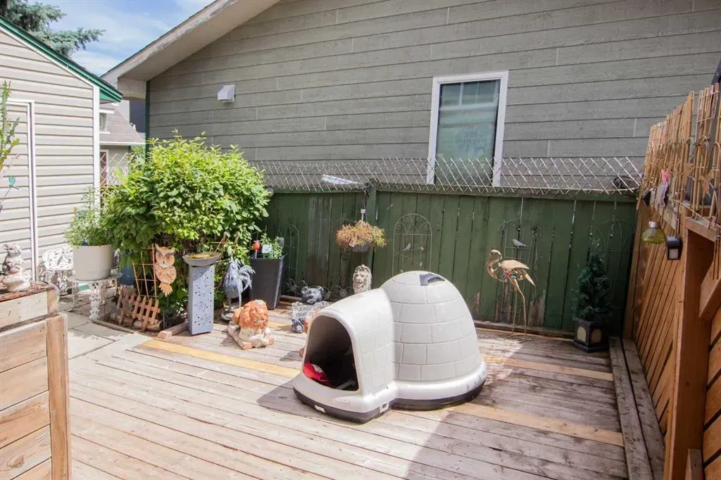 145 Carr Crescent