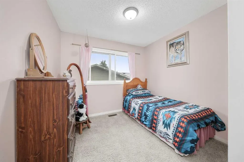 145 Carr Crescent