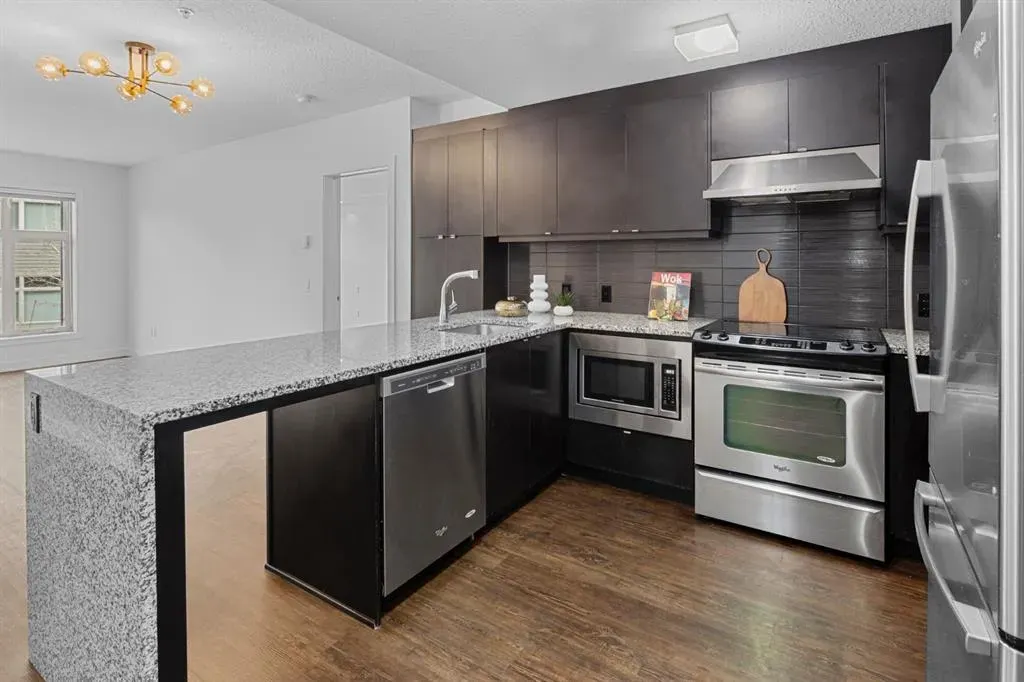25 Aspenmont Heights SW, #104
