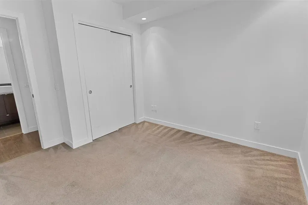 25 Aspenmont Heights SW, #104