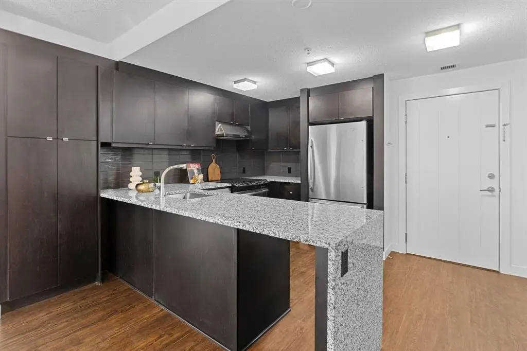 25 Aspenmont Heights SW, #104