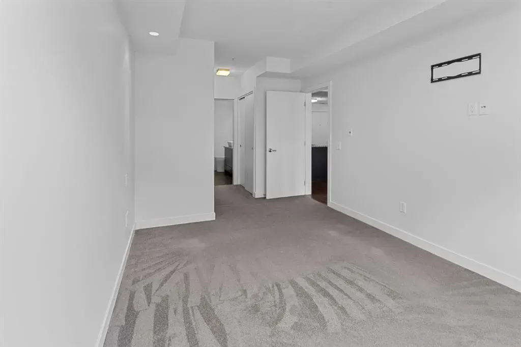 25 Aspenmont Heights SW, #104