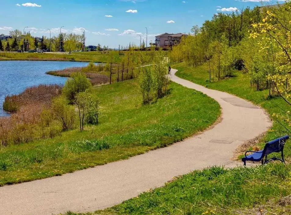 25 Aspenmont Heights SW, #104