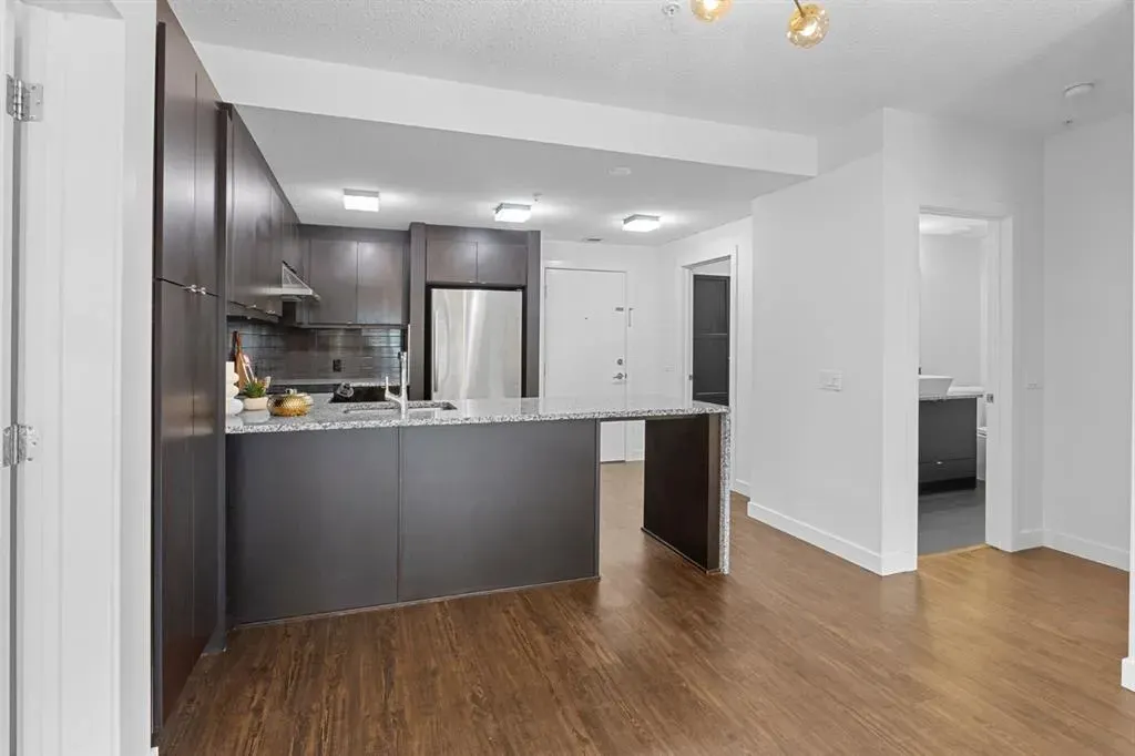 25 Aspenmont Heights SW, #104