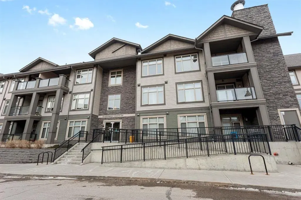 25 Aspenmont Heights SW, #104