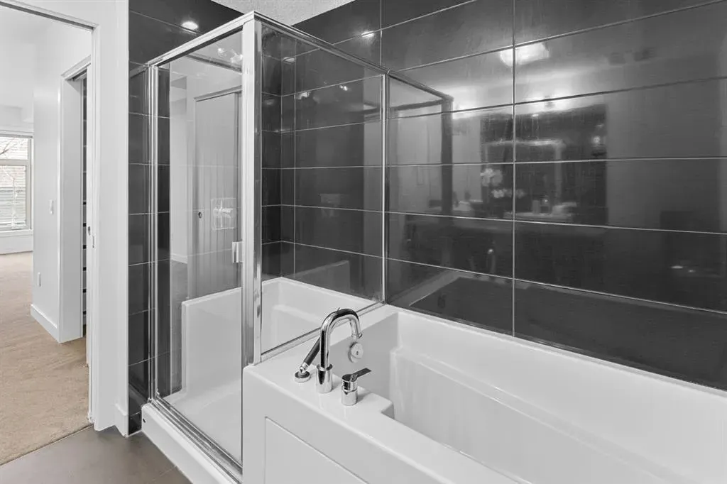 25 Aspenmont Heights SW, #104