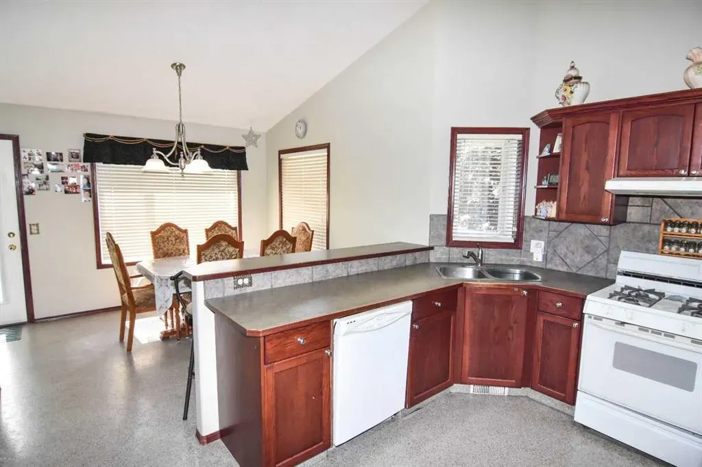 23 Aspen Creek Way