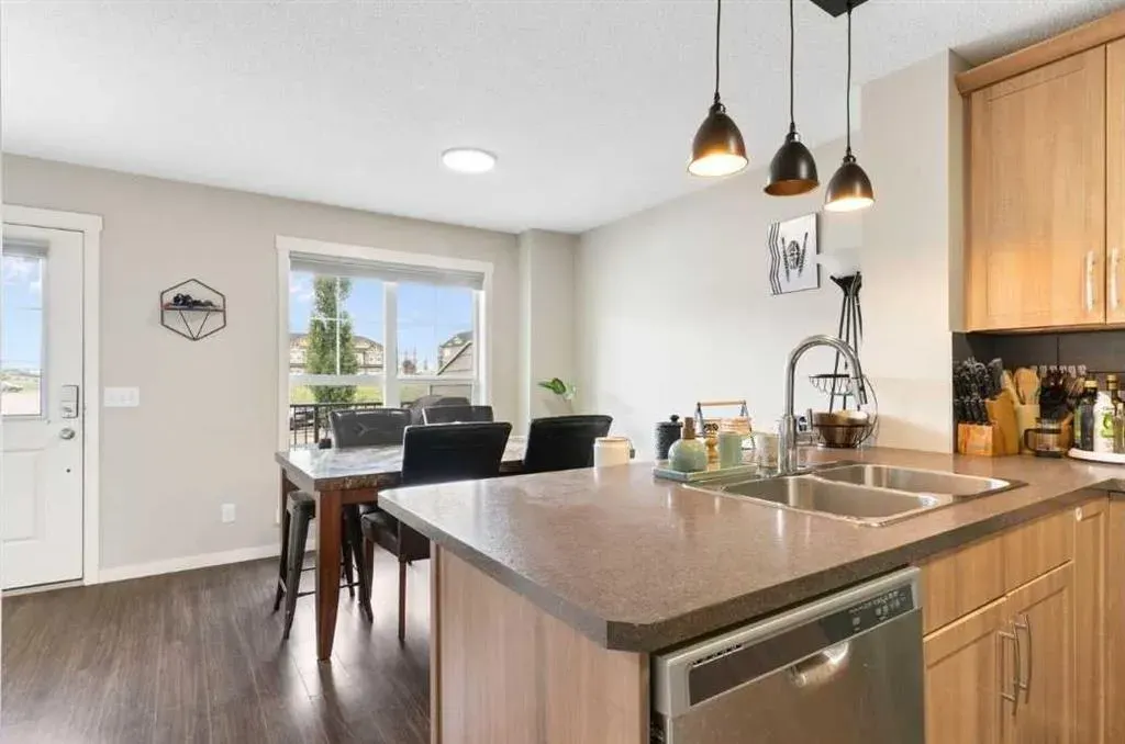 101 Sunset Drive, #711