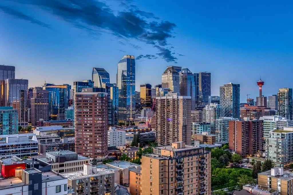 817 15 Avenue SW, #2200