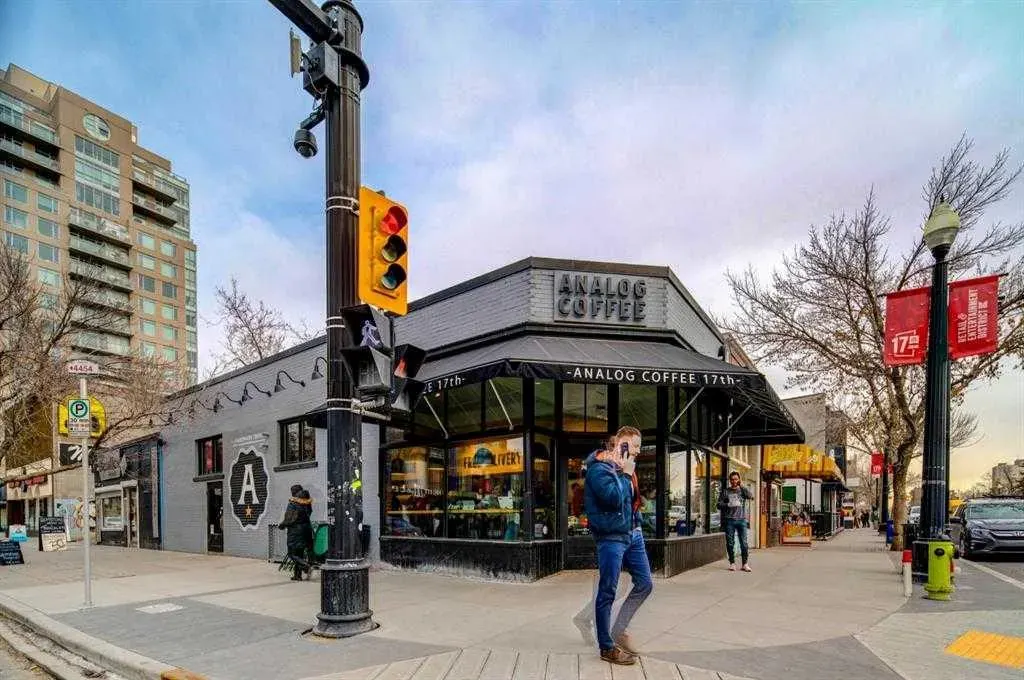 817 15 Avenue SW, #2200