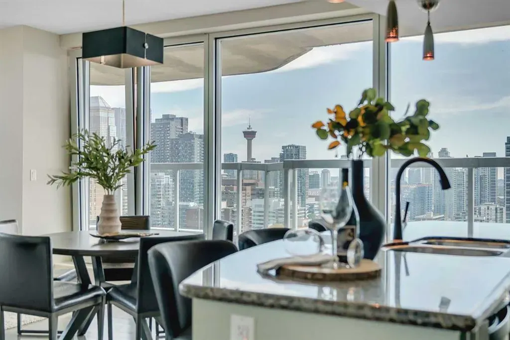 817 15 Avenue SW, #2200