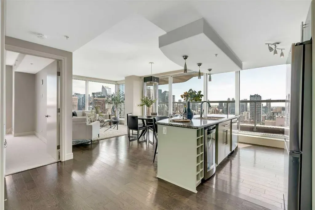 817 15 Avenue SW, #2200