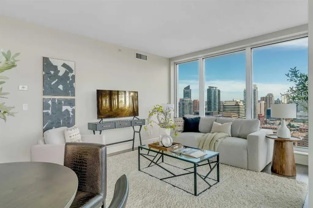 817 15 Avenue SW, #2200